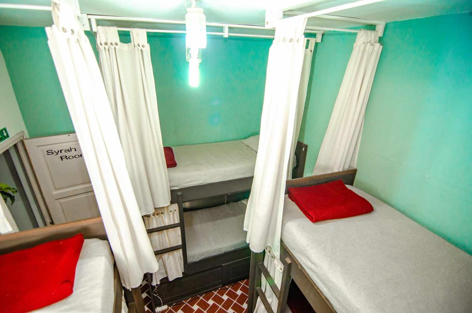 Capital Hostel (Adults Only) San Juan Exterior photo